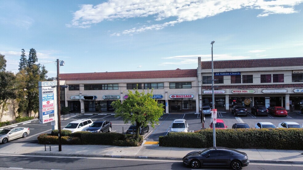 21010-21018 Devonshire St, Chatsworth, CA à louer - Photo du bâtiment - Image 2 de 14