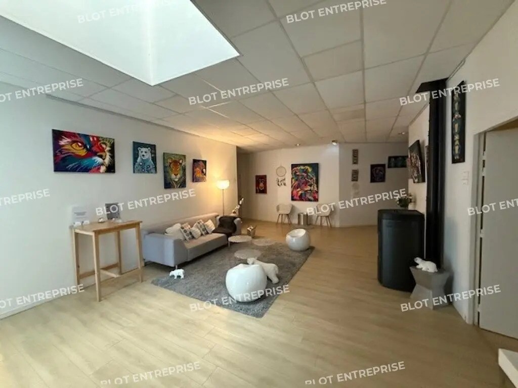 Office in Montgermont for lease Building Photo- Image 1 of 9