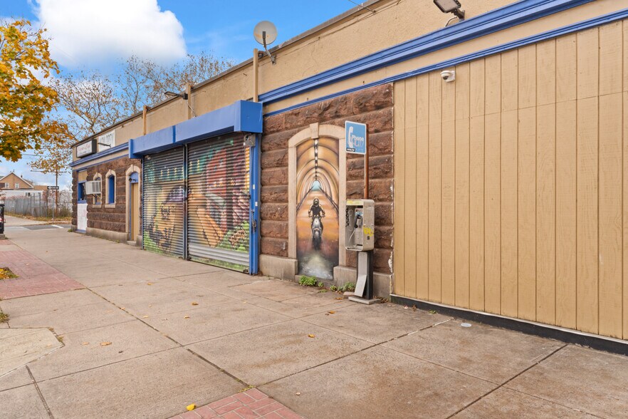 811 Dixwell Ave, Hamden, CT à vendre - Photo du bâtiment - Image 3 de 34