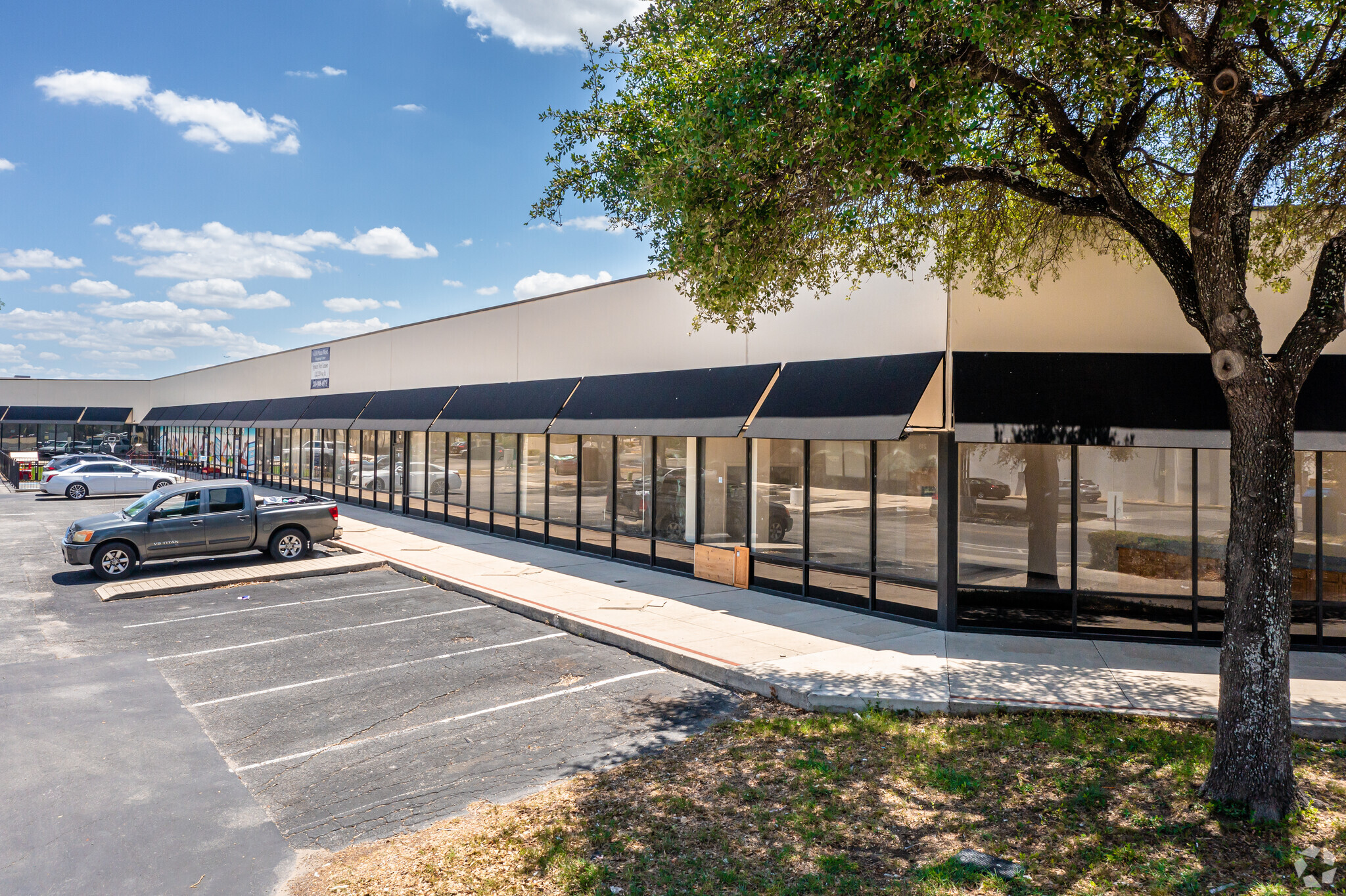 1305 SW Loop 410, San Antonio, TX for lease Building Photo- Image 1 of 6