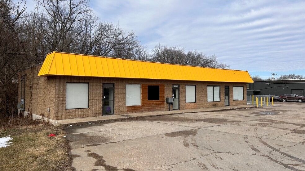 5600 Raytown Rd, Raytown, MO for sale - Primary Photo - Image 1 of 14