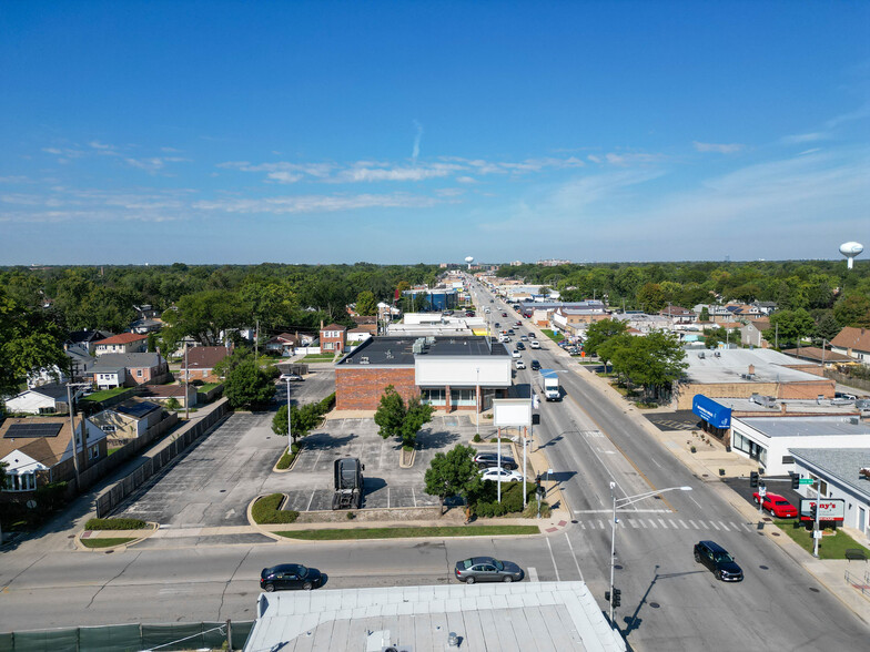 8911 Ogden Ave, Brookfield, IL for lease - Building Photo - Image 2 of 7