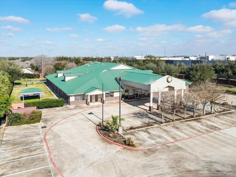20417 S University Blvd, Missouri City, TX for lease - Building Photo - Image 3 of 72