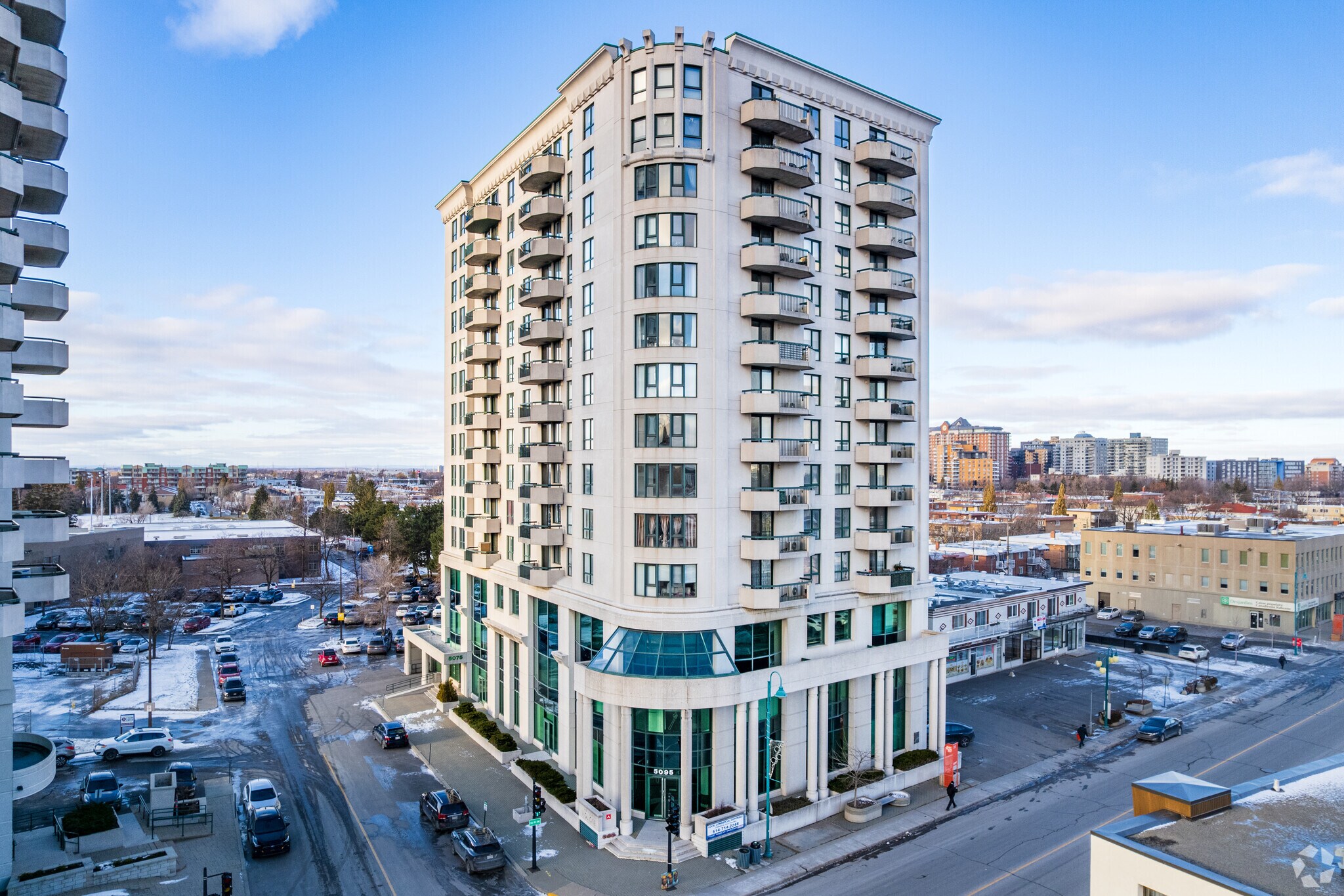 5095 St Jean-Talon E, Montréal, QC for lease Primary Photo- Image 1 of 4