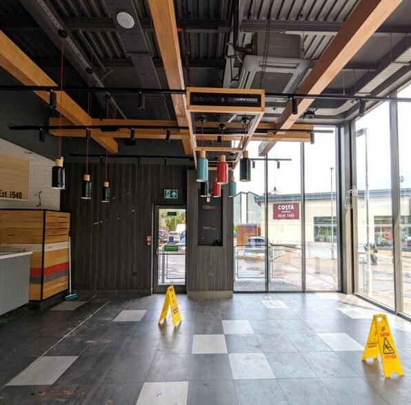 North Rd, Fort William for lease - Interior Photo - Image 2 of 2