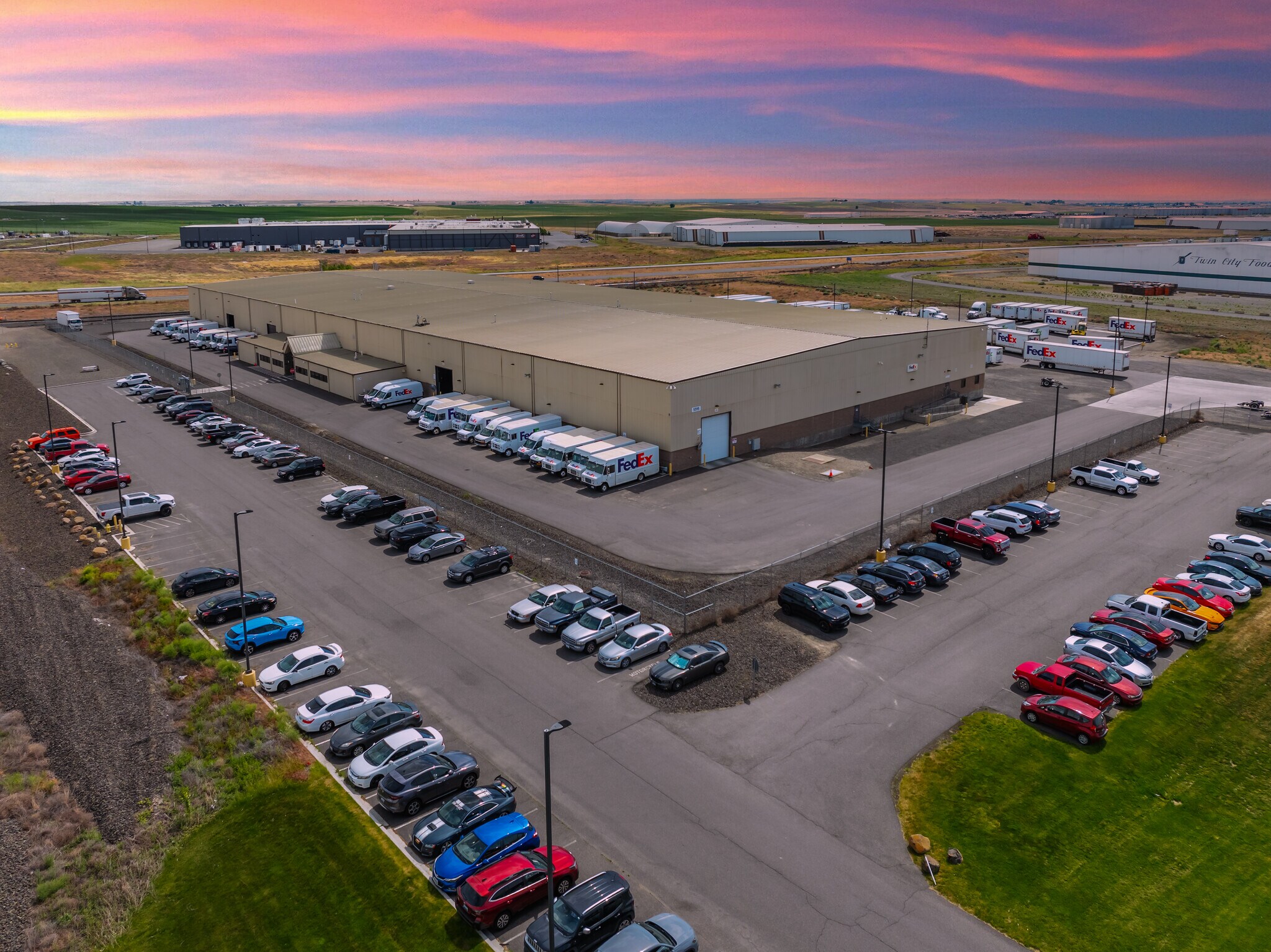 5515 Industrial Way, Pasco, WA à vendre Photo du bâtiment- Image 1 de 9