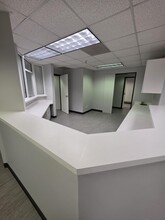 4102 Woodlawn Ave, Pasadena, TX à louer Photo intérieure- Image 2 de 11