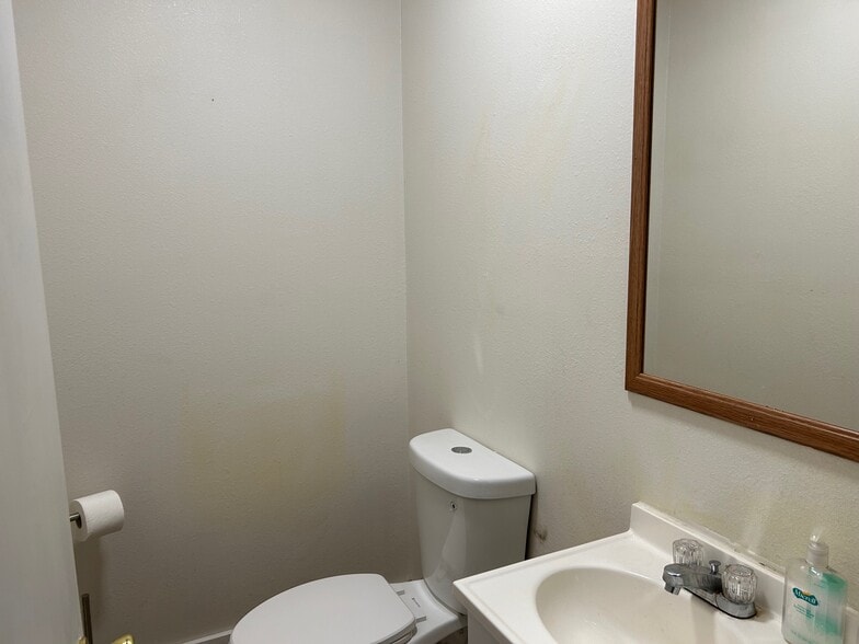 830 W Duval St, Lake City, FL for lease - Building Photo - Image 2 of 9