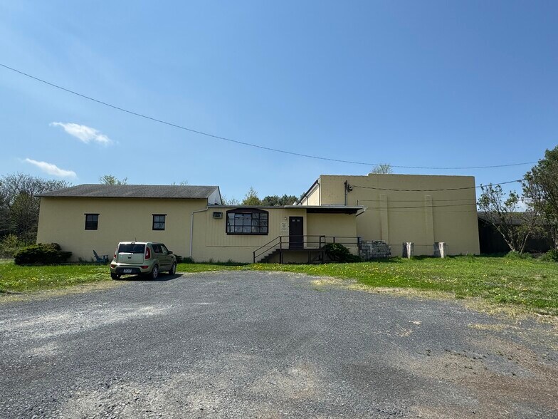 116 Costa Rd, Highland, NY à vendre - Photo du bâtiment - Image 3 de 6