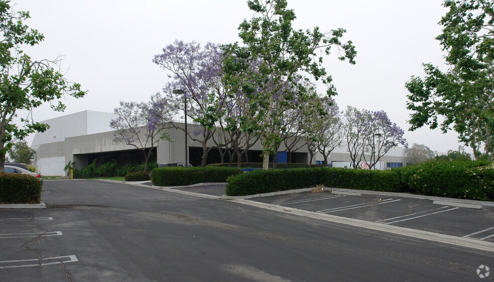 11400 Newport Dr, Rancho Cucamonga, CA à louer - Photo du bâtiment - Image 3 de 7