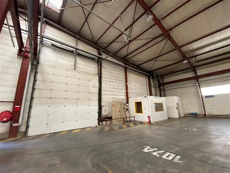 Bureau dans Bonneuil-sur-Marne à louer - Photo du bâtiment - Image 3 de 5