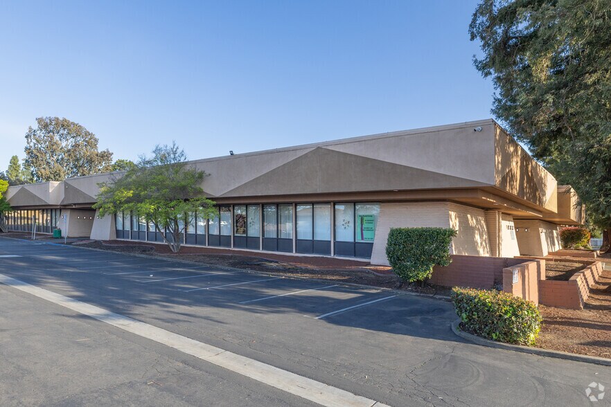 7171 Bowling Dr, Sacramento, CA à vendre - Photo du bâtiment - Image 3 de 6