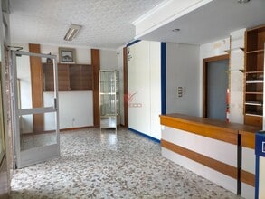 Retail in Cuenca, Cuenca for lease Interior Photo- Image 2 of 9