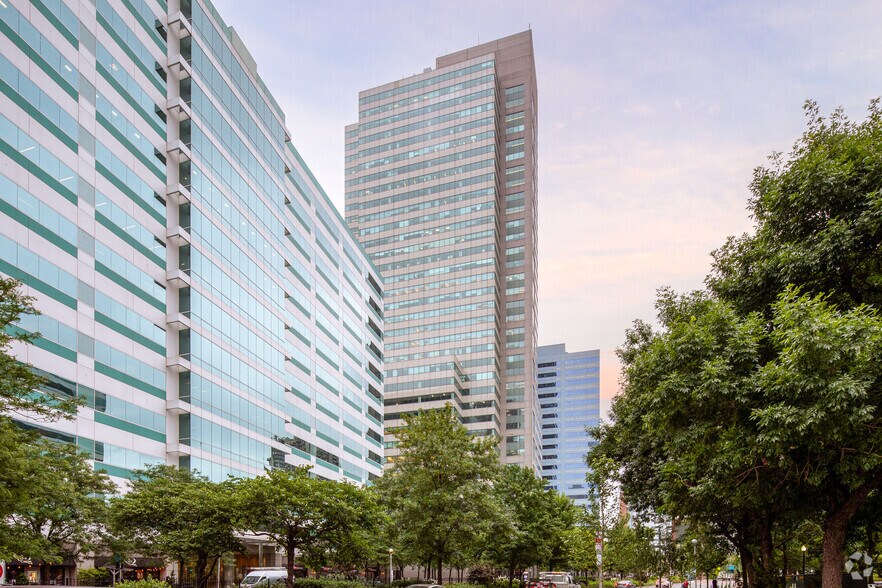 525 Washington Blvd, Jersey City, NJ à louer - Photo du bâtiment - Image 1 de 3