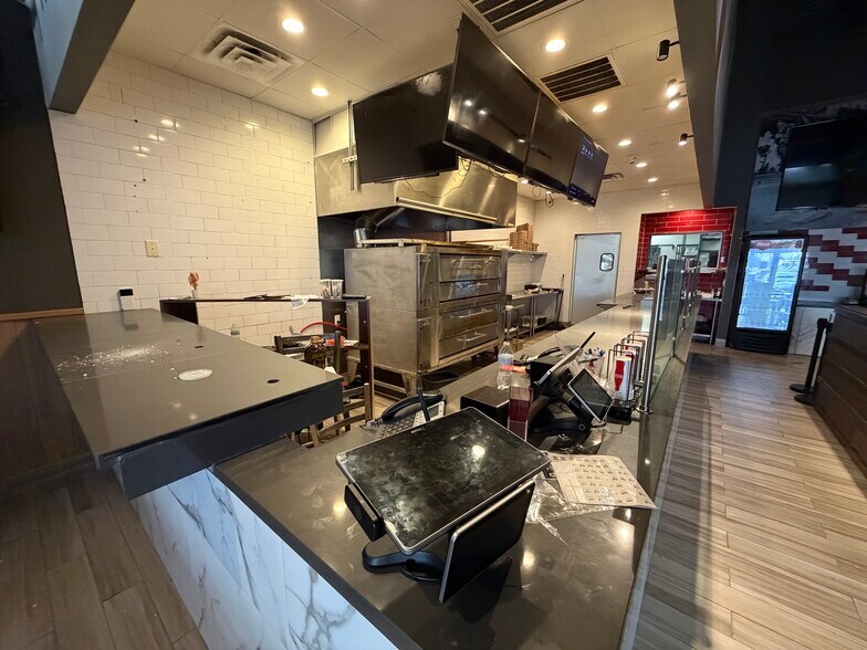 11805-11921 Westheimer Rd, Houston, TX à louer - Photo du bâtiment - Image 3 de 55
