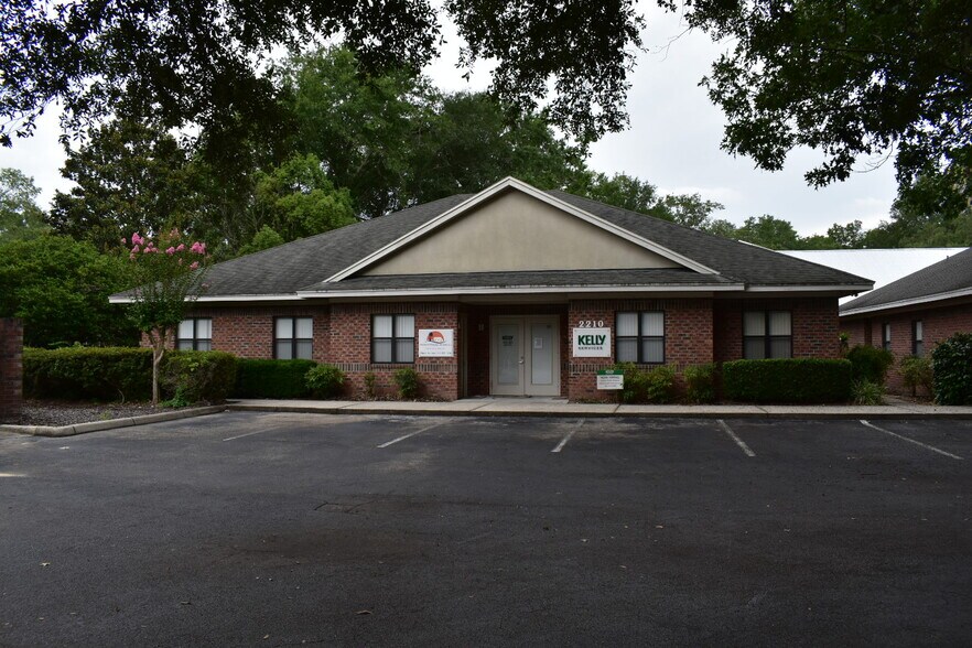 2210 NW 40th Ter, Gainesville, FL à vendre - Photo du bâtiment - Image 1 de 5