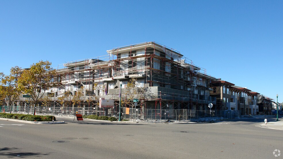 965 Doubles Dr, Santa Rosa, CA à louer - Photo du bâtiment - Image 2 de 21