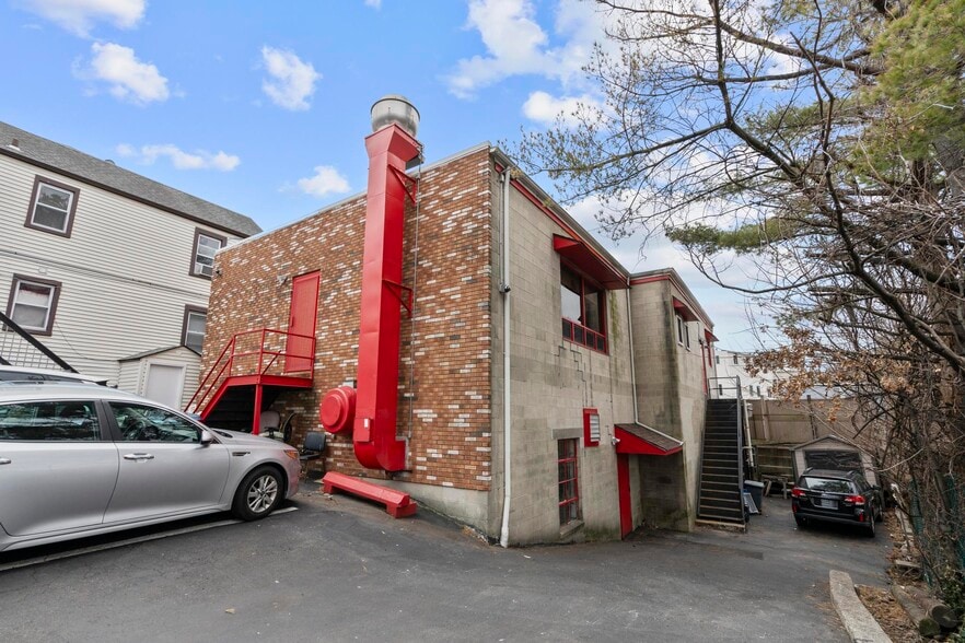 61 Cedar St, Norwalk, CT for sale - Building Photo - Image 2 of 32