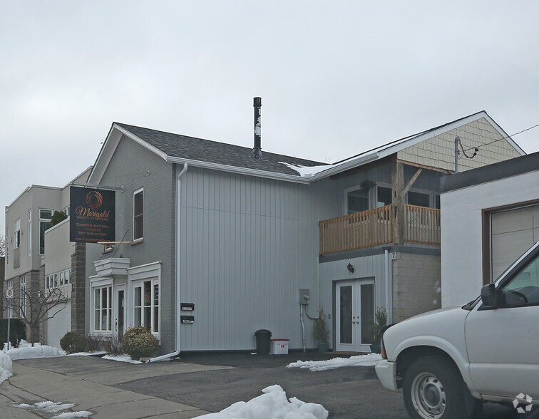 7 Thorne St, Cambridge, ON à vendre - Photo principale - Image 1 de 1