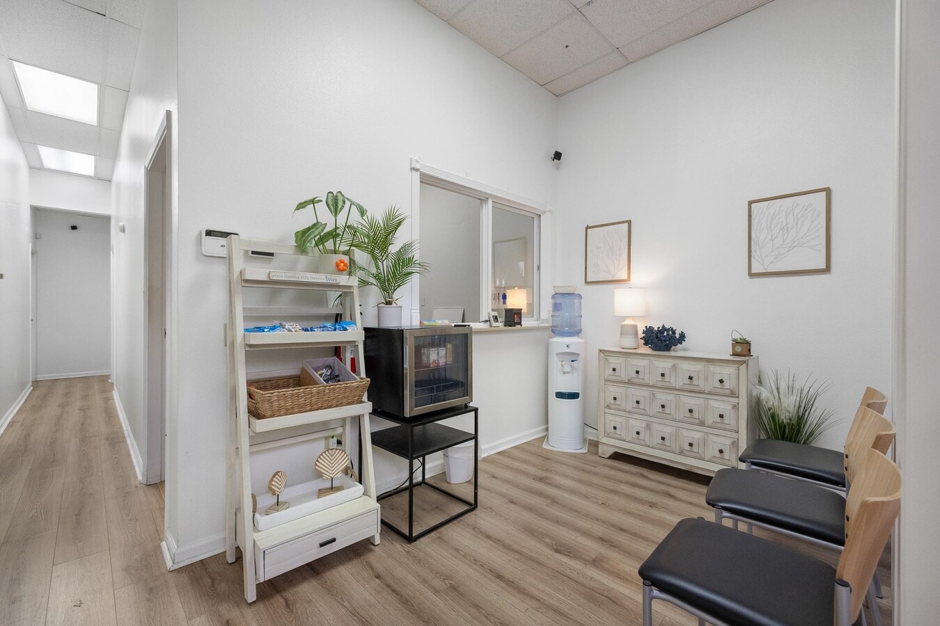 98-1247 Kaahumanu St, Aiea, HI 96701 - Unité 106 -  - Photo intérieure - Image 1 of 8