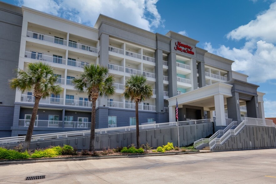 6431 Central City Blvd, Galveston, TX for sale - Building Photo - Image 2 of 17