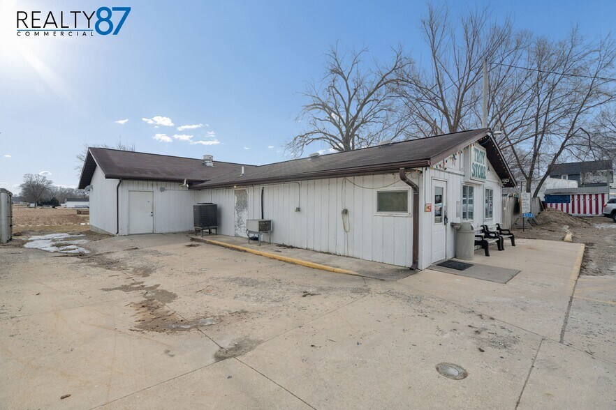 5913 Troy Mills rd, Coggon, IA à vendre - Photo du bâtiment - Image 3 de 27