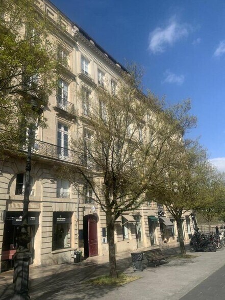 Office in Bordeaux for lease - Building Photo - Image 3 of 9