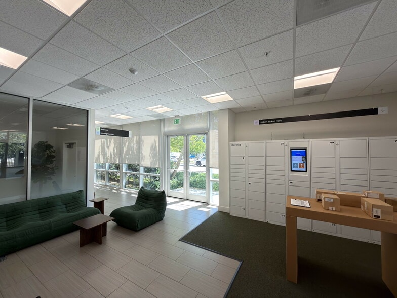 2140 NE 2nd Ave, Miami, FL for lease - Interior Photo - Image 3 of 14