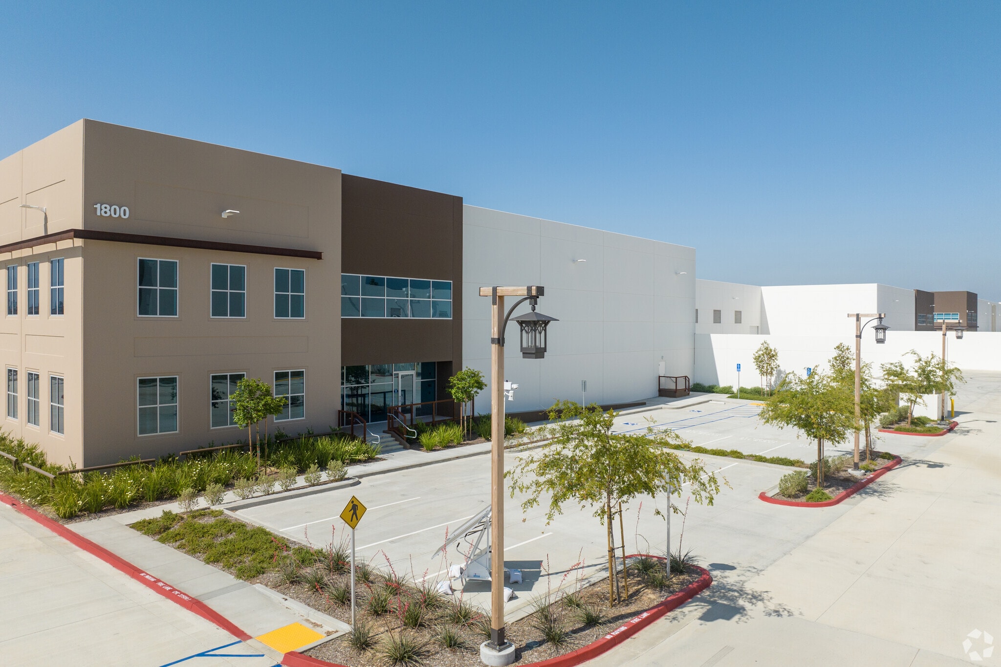 1800 Mountain Ave, Norco, CA for lease Primary Photo- Image 1 of 6