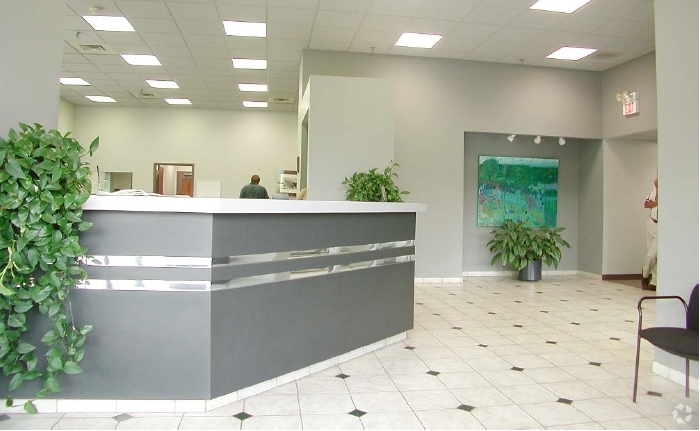 3180 Rosemar Rd, Parkersburg, WV for lease - Lobby - Image 2 of 11