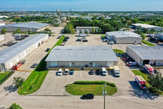 4011 Sivan Rd, Fort Myers, FL for lease Building Photo- Image 2 of 2