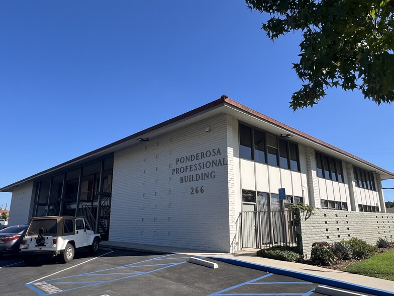 266 Mobil Ave, Camarillo, CA for lease - Building Photo - Image 2 of 5