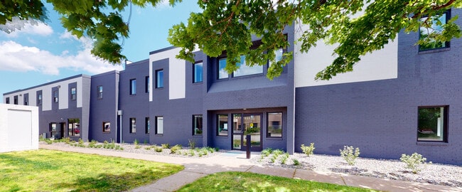 More details for 475 NW Old Highway 8, Saint Paul, MN - Flex, Industrial for Lease