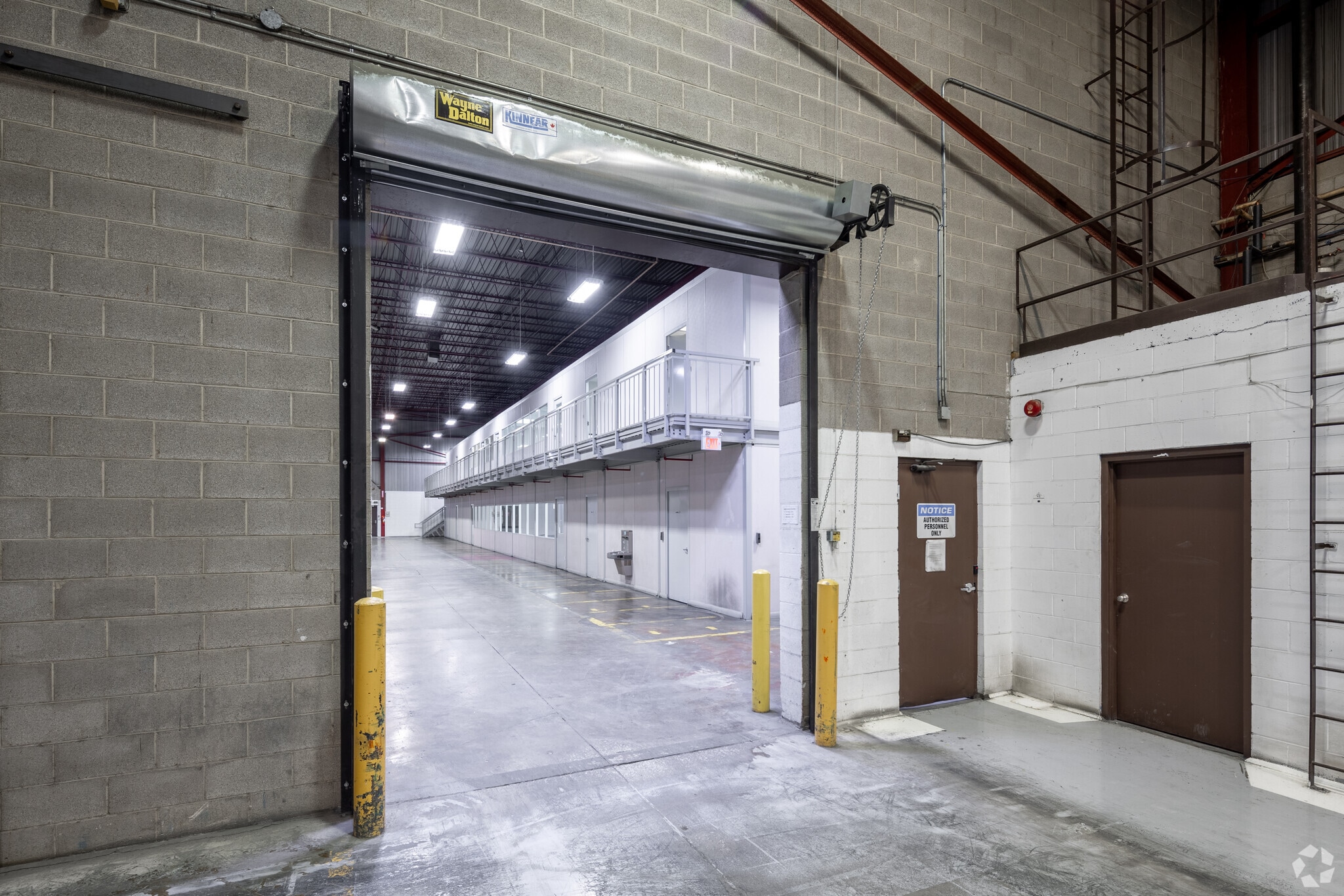 2 Colony Ct, Brampton, ON for lease Interior Photo- Image 1 of 19