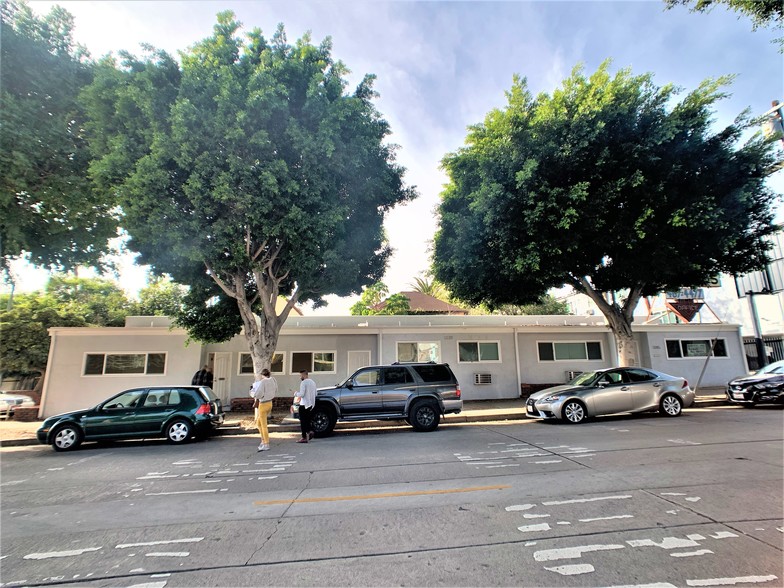 1339-1345 Wilcox Ave, Los Angeles, CA for lease - Primary Photo - Image 2 of 3