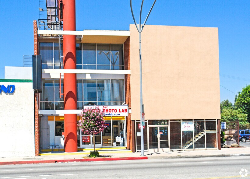 14349 Victory Blvd, Van Nuys, CA à louer - Photo du bâtiment - Image 3 de 3