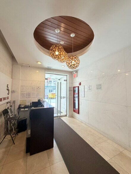 53 ELIZABETH St, New York, NY à vendre - Photo du bâtiment - Image 2 de 10