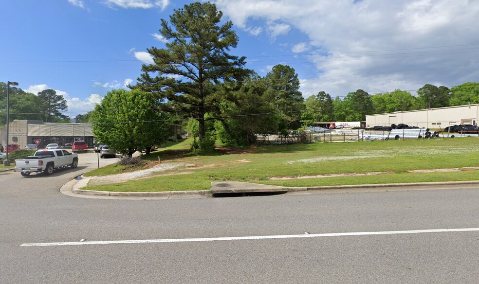 McFarland Boulevard, Northport, AL à vendre - Photo du bâtiment - Image 2 de 3