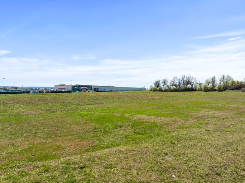 0 Decherd Blvd, Winchester, TN à vendre - Photo du bâtiment - Image 2 de 10