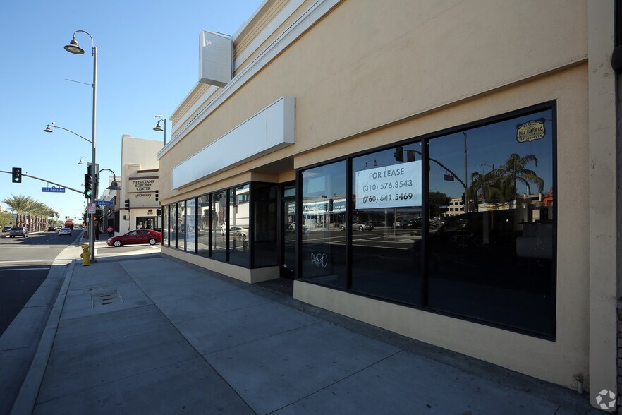 8152 Firestone Blvd, Downey, CA à louer - Photo du bâtiment - Image 3 de 5