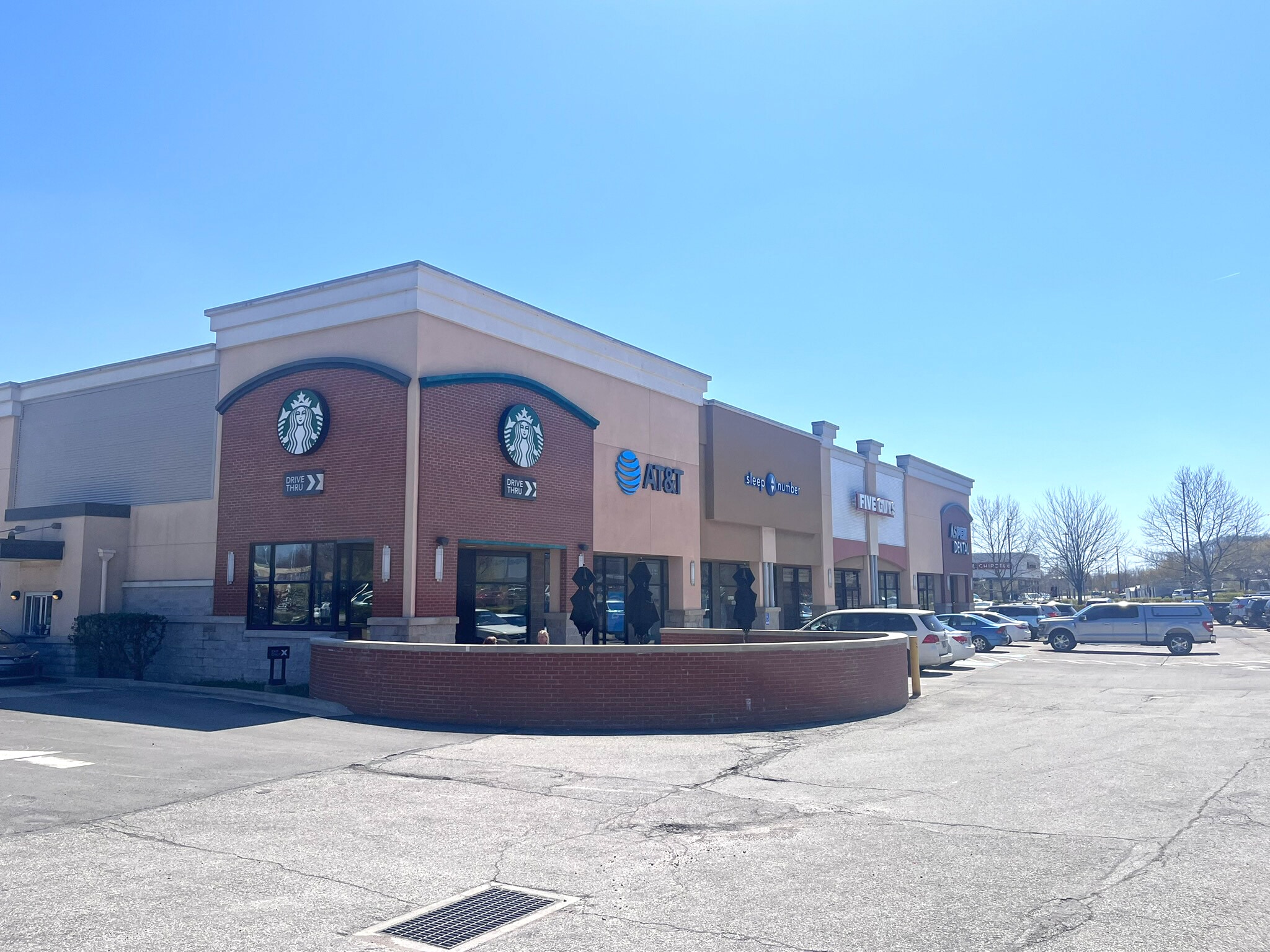 2025-2031 Pittsburgh Mills Blvd, Tarentum, PA for lease Building Photo- Image 1 of 4