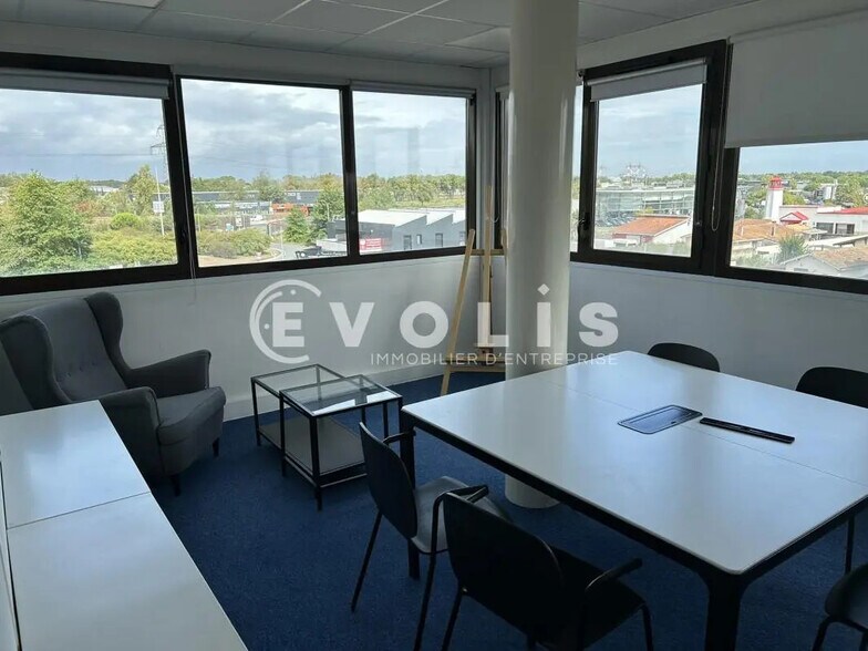 Office in Mérignac for lease - Interior Photo - Image 3 of 6