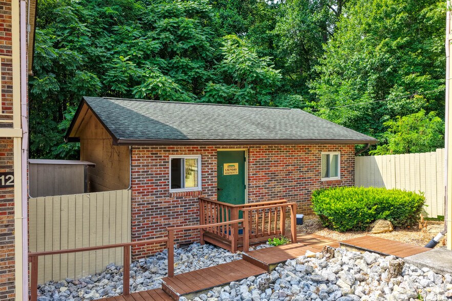 2812 Daybreak Way, Strawberry Plains, TN à vendre - Photo du bâtiment - Image 3 de 31