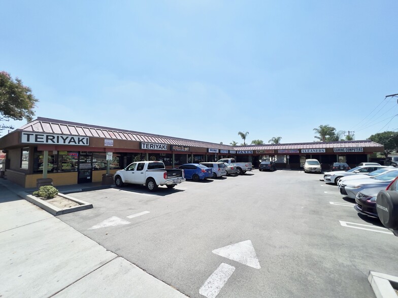 13300-13310 Valley Blvd, La Puente, CA for lease - Building Photo - Image 1 of 8