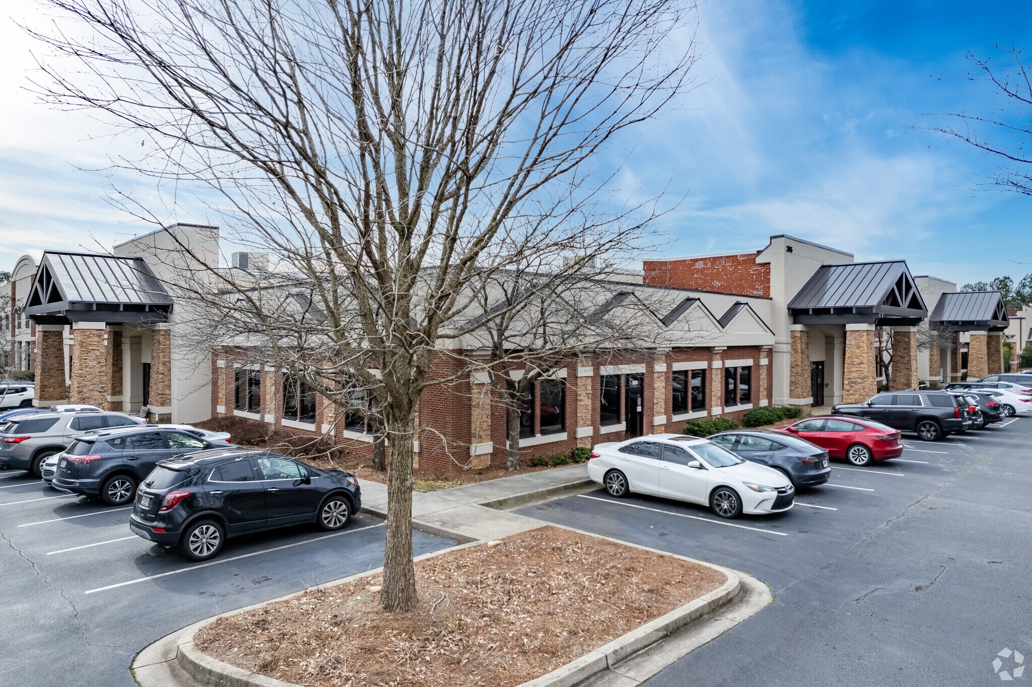 205 Hembree Park Dr, Roswell, GA à louer Photo du bâtiment- Image 1 de 8