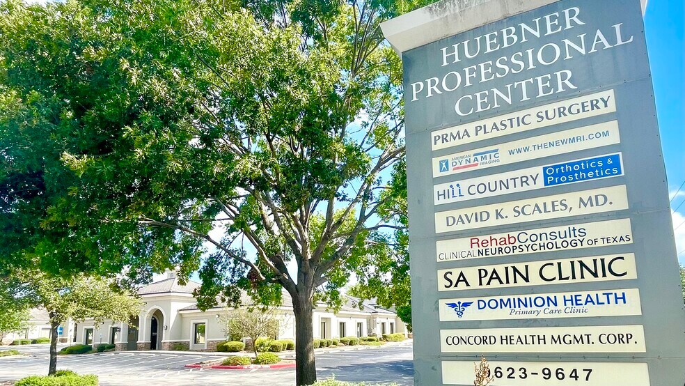 9643 Huebner Rd, San Antonio, TX à vendre - Photo du bâtiment - Image 2 de 26