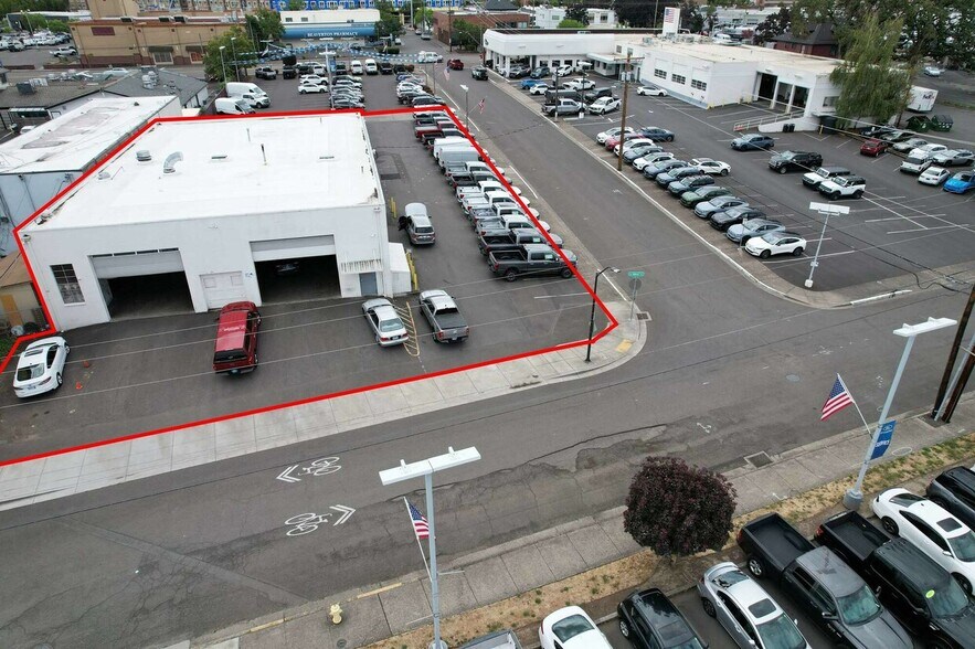 12325-4200 SW Canyon Rd, Beaverton, OR à louer - Photo du bâtiment - Image 2 de 4