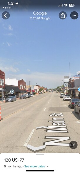 123 N Main St, El Dorado, KS à louer - Photo du bâtiment - Image 3 de 5