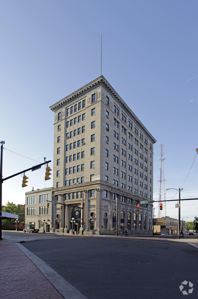 106 E Market St, Warren, OH for sale - Building Photo - Image 1 of 5