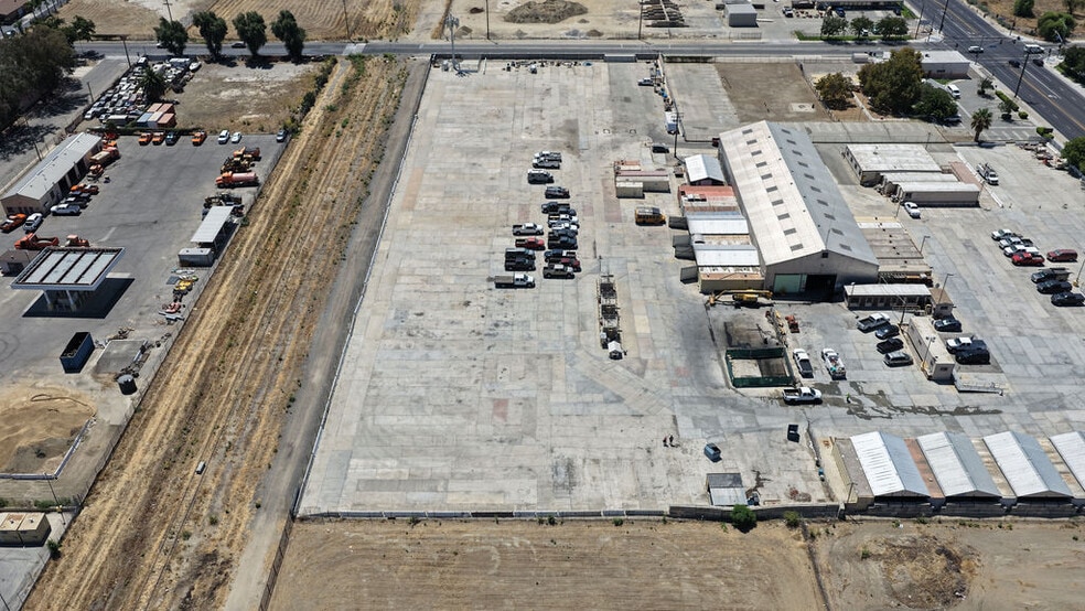 170 E Oakland Ave, Hemet, CA for lease - Building Photo - Image 2 of 4